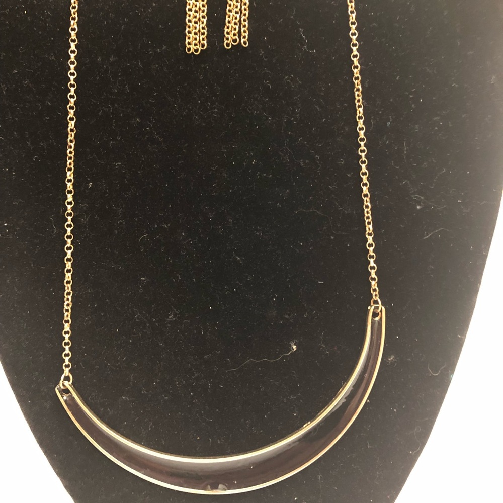 Black and gold paparazzi necklace